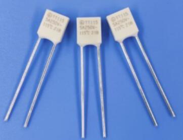 方形溫度保險絲：TK 5.1X2.3X4.2 1A250V